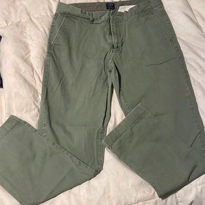 J. crew green khaki pants size 33x32